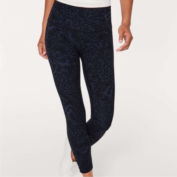 Lululemon Wunder Under Hi-Rise 7/8 Tight | Size 8 - Picture 3 of 10